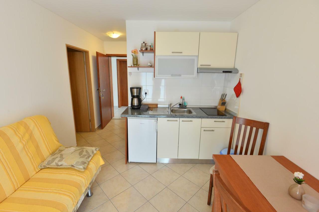 Apartmani Smiljanic Starigrad Paklenica Buitenkant foto